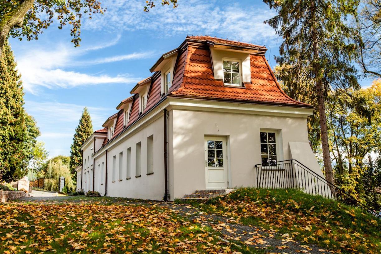 Dwor Sanna Hotel Wierzchowiska Exterior foto