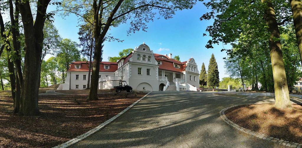 Dwor Sanna Hotel Wierzchowiska Exterior foto